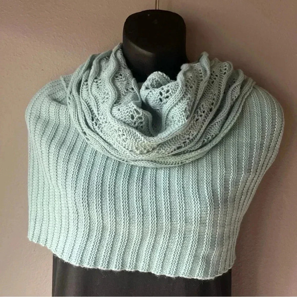 Maurices Soft Knit Infinity Scarf Wrap Dual Pattern Versatile Sage Green - Picture 5 of 8